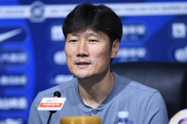 半岛体育官网-申花毫无赢球欲被球迷怒批 U23送助攻成唯一安慰