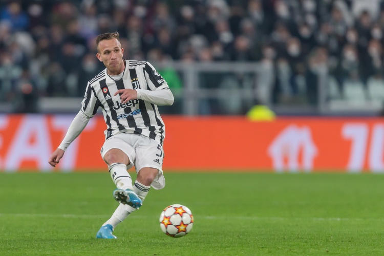 半岛体育APP-阿图尔：我的愿望是留在格雷米奥，但我与尤文还有合同今夏会回去