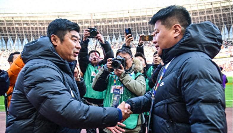 半岛体育APP-韩鹏刘建业稳了！七大土帅下轮大考：李国旭大羽谁先凉？一人更悬